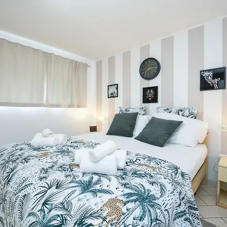 Desenzanoloft Villa Palm Garda Beach, With Garden, Barbecue And Pool Desenzano del Garda Exterior photo