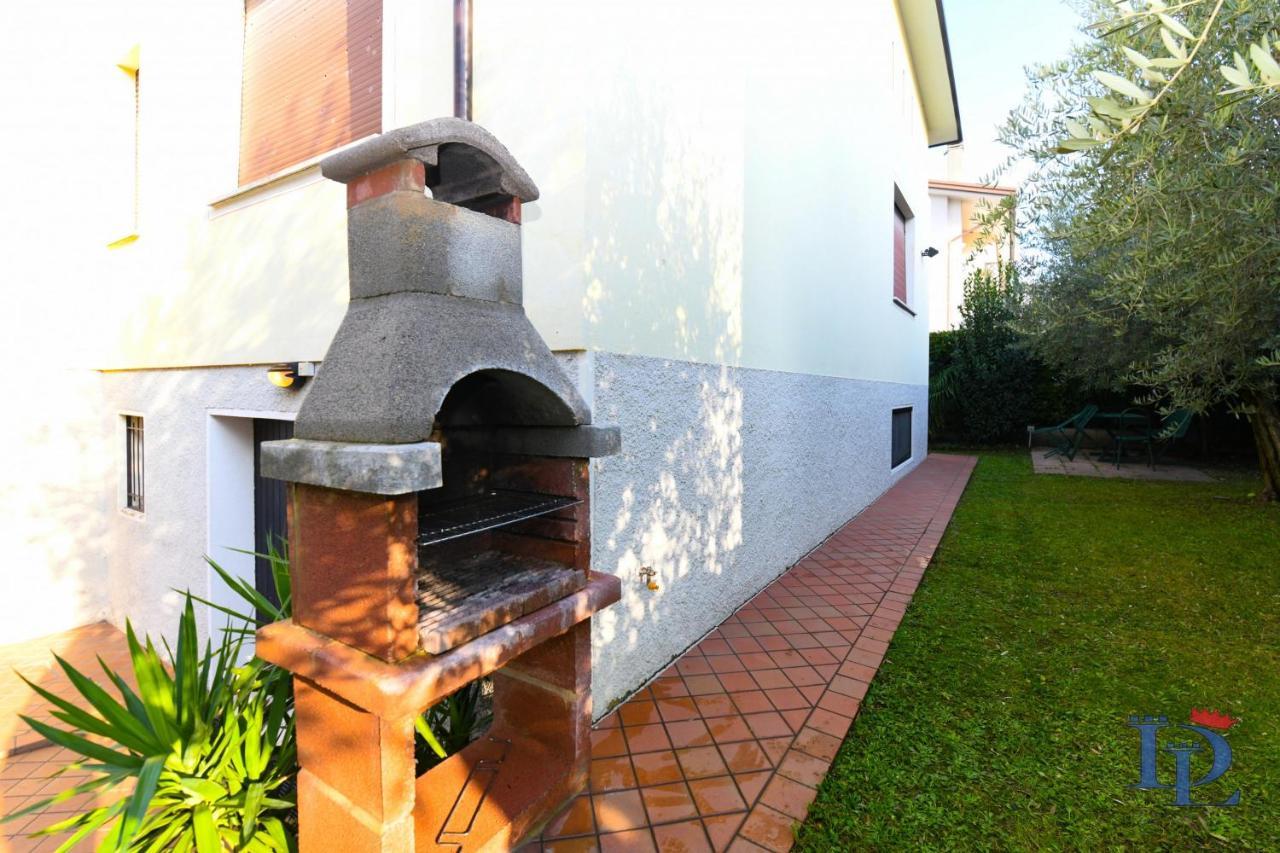 Desenzanoloft Palm Garda Beach, With Garden, Barbecue And Pool